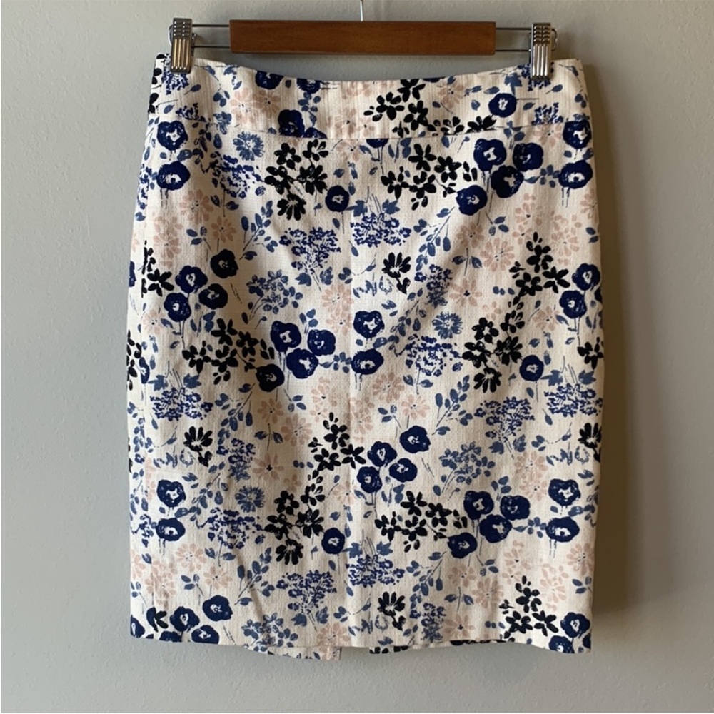 Ann Taylor Blue and Cream Floral Pencil Skirt